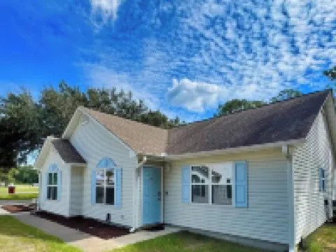 Egret's Cove-Free Beach Pass, Near Golfing and Marina, Walk to Restaurants!