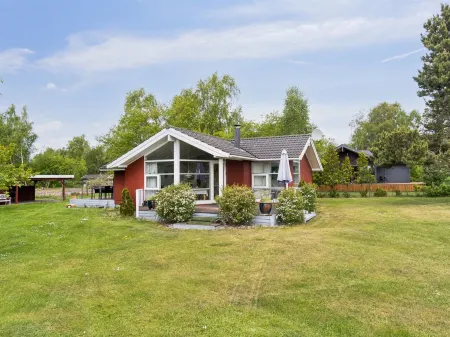 "Hjalmine" - 225m from the sea Отели в г. Калуннборг