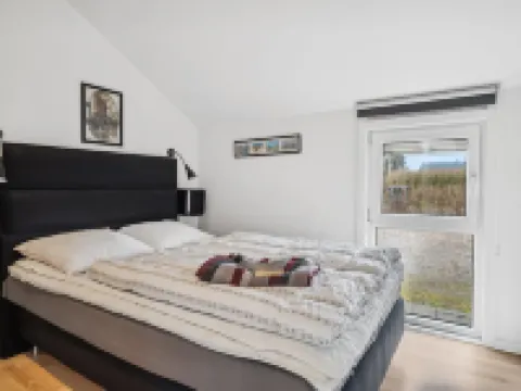 "Elbert" - 100m from the Sea