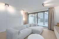 1층에 새로 지은 스튜디오, 테라스 있음