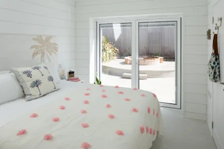 Three Mile Beach Отели в г. Гвитиан