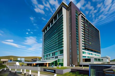 The Stanley Hotel & Suites Отели рядом с достопримечательностью «Университет Папуа-Новая Гвинея»