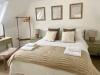 Central Tenby 3 Bed Apt Sleeps 6 to 8 Dog Friendly - 2-Star