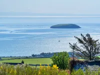 House in Mynytho with Sea & Mountain Views - 2-Star