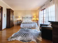 Peralada Home with Private Pool Hoteles en Perelada