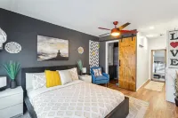 PET AND FAMILY FRIENDLY I HEART COLORADO HOME Hotels in Arvada