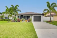 Naples Home w/ Patio < 1 Mi to Beaches! - Wifi