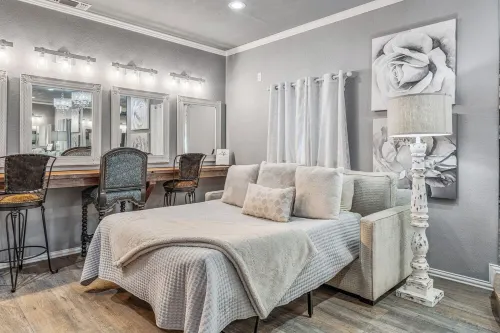 Cozy Darlin' Suite on the River