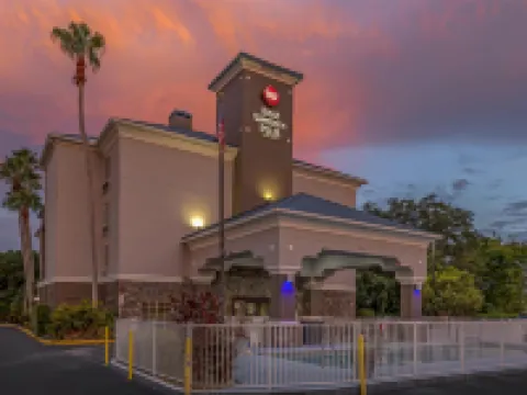 โรงแรมเบสท์เวสเทิร์นพลัส สนามบินแซนฟอร์ด/เลคแมรี โรงแรมในแซนฟอร์ด