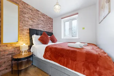 Stunning 1 Bedroom Apartment in Dagenham Hotels near Chadwell Heath