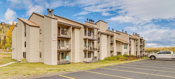 Brian Head Studio Condo w/ Balcony + Mountain View Hotels in Brian Head