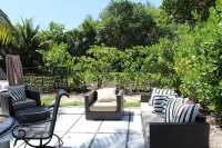 BEST LOCATION, Few min walk, Bike to Deerfield Beach and Pier. one acre property