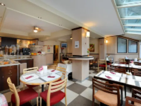 Bon Port Hotels in Montreux