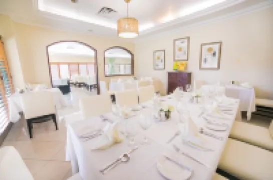 ザ コートレイ ホテル アンド スイーツ キングストンのホテル