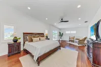 Anna Maria Island Beach Palace - parking