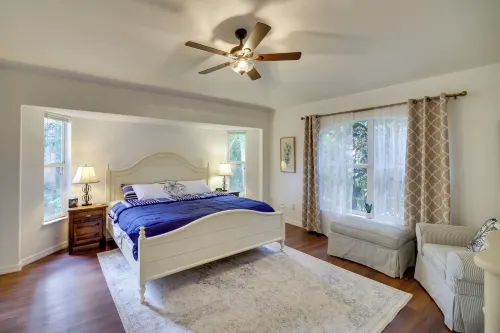 'Casa Blanco' Escape w/ Fire Pit in Sebastian! - WiFi