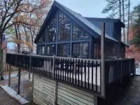 3-bedroom chalet next to skiing, hiking, boating and breweries