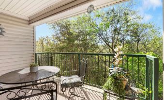 Valley View Treehouse - Holiday Hills Branson Golf Resort Outdoor Pools