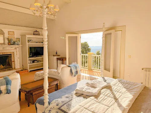 Villa Coração Guesthouse by Concavus - parking