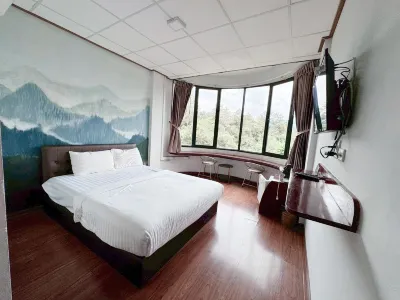 Hotel Lhung-Oo Hotels near Samnaksong Wang Ka