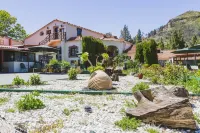 هوتل رورال إل ريفوجو فنادق في Vega de San Mateo