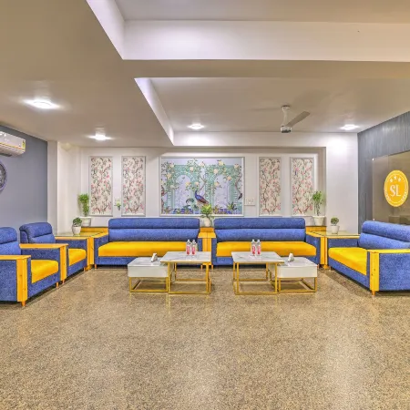 SkyLuxuria Hotel & Service Apartments