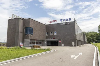 Pyeongtaek (Godeok) Hotel JC فنادق في 