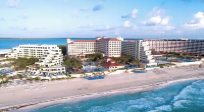 GR Solaris Cancun All Inclusive Hotels near Dolphins Beach