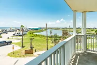 Beautiful Blue Heron Sleeps 6 Great Views