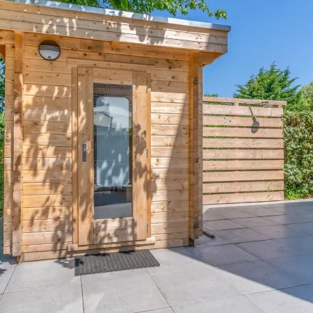 Villa With Finnish Sauna and Outdoor Shower