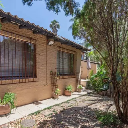 Birdsong in Sandton and Charming Townhouse Retreat