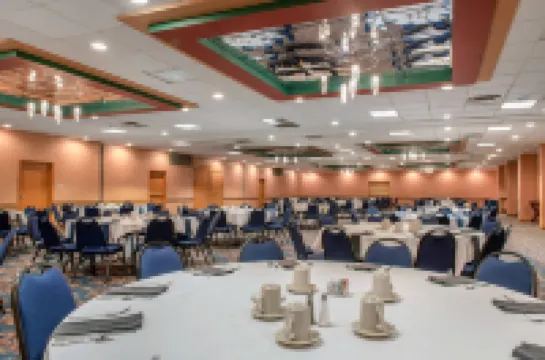Quality Hotel Conference Center Cincinnati Blue Ash Hotels in Blue Ash