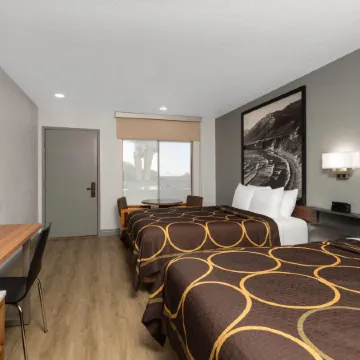 Super 8 by Wyndham Fort Bragg