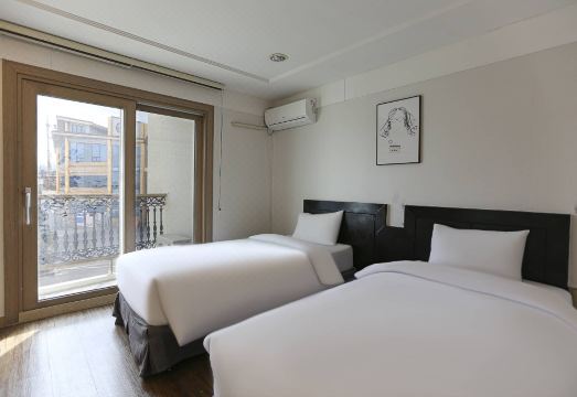 나비스호텔 전경