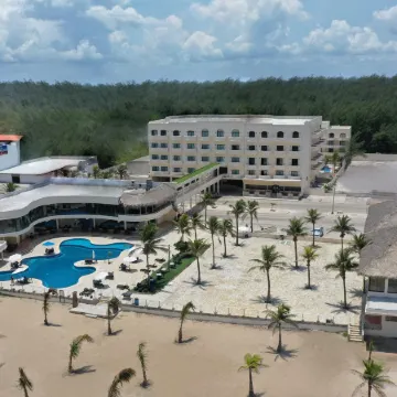 Hotel Arenas del Mar Resort