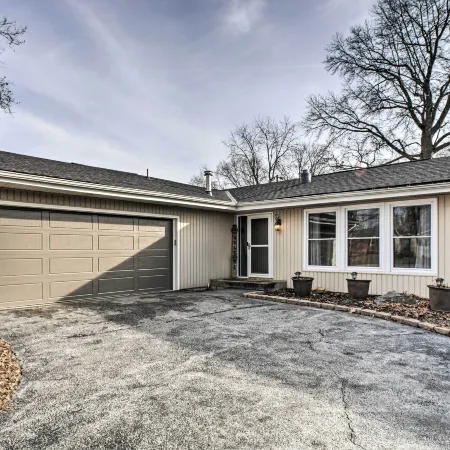 Family-Friendly Springfield Home w/ Yard!