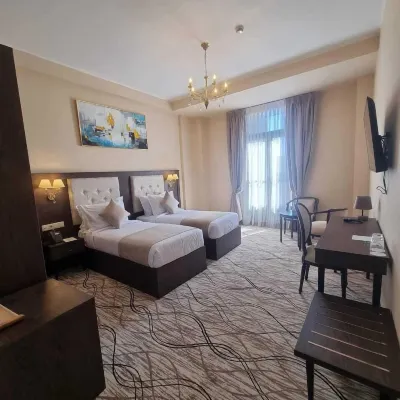 Grand Hotel Oran Hotels near Sumas Mountain Inter-Regional Park