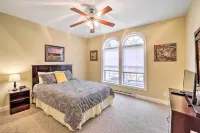 Scenic Views! Ski-in/Ski-Out Condo in Beech Mtn - 발코니