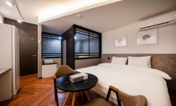 Iksan 4 Seasons Hotel - Housity