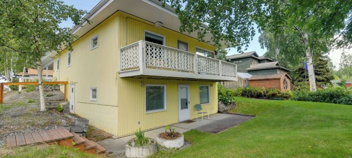 Downtown Anchorage Vacation Rental w/ Garden Views Hotels in Анкорідж
