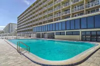 Breezy Daytona Beach Studio w/ Balcony & Views! - Condos