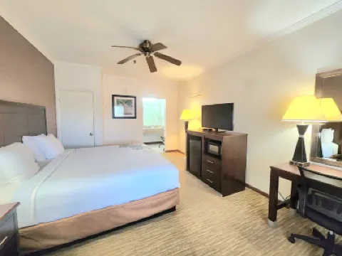 Days Inn by Wyndham Navasota Hotel di Navasota