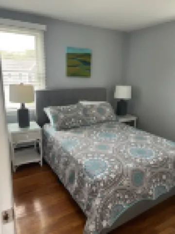 Beach front Cottage, close to downtown - Private Beach and Great Water views