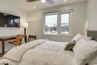 Fully Renovated! Luxe Ski Condo Near Stowe Mtn - Condos