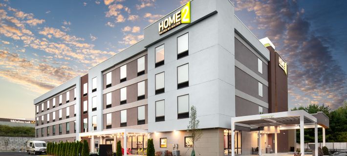 Home2 Suites by Hilton Raynham Taunton ブリストルのホテル
