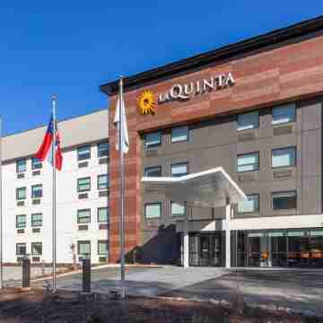 La Quinta Inn & Suites by Wyndham Atlanta Roswell Hotel Exterior