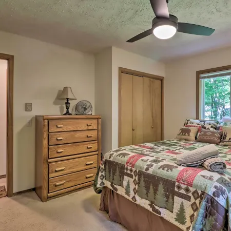Deck & Resort Amenities: Pocono Lake Home
