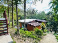 บ้านสกุลลี-House of Lee โรงแรมใกล้Culture Center of Thai Mueang District