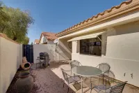 7 Mi to Mill Ave BBQ-Ready Mesa Townhouse