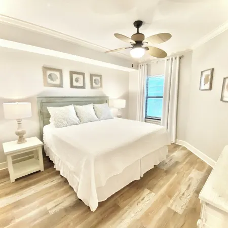 Top Floor Views, Heated Indoor Pool, Hot Tubs, Lazy River, Boat Slips Available!